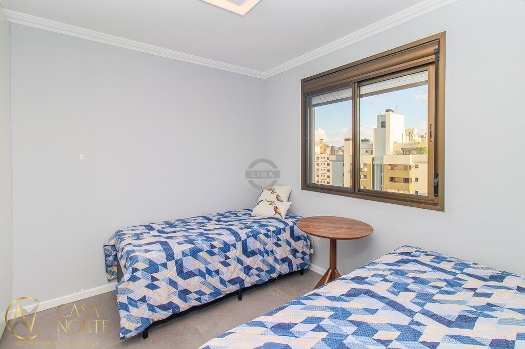 Apartamento à venda com 2 quartos, 74m², 1 suíte, 1 vaga, Coronel Corte Real no bairro Petrópolis em Porto Alegre