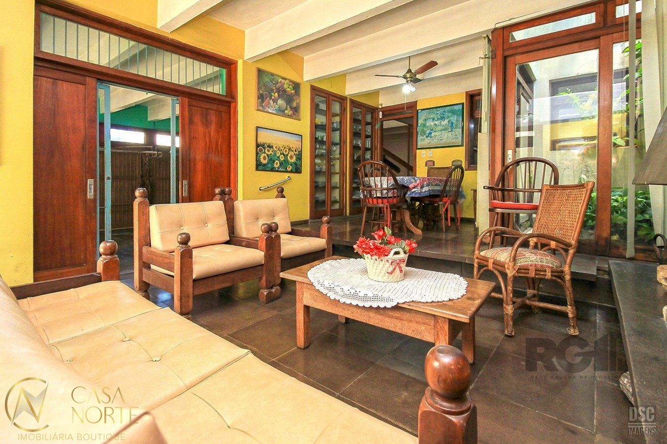 Casa à venda com 4 quartos, 480m², 4 suítes, 4 vagas, Rua Dario Pederneiras no bairro Petrópolis em Porto Alegre