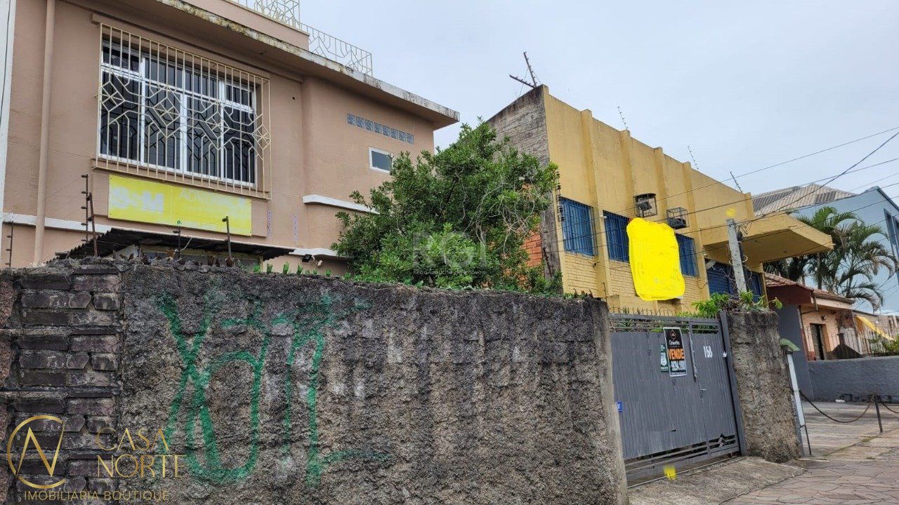 Casa à venda com 3 quartos, 200m², 2 suítes, 3 vagas, Avenida Berlim no bairro São Geraldo em Porto Alegre