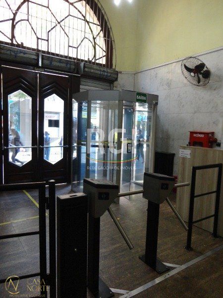Sala Comercial à venda , 33m², Praça Otavio Rocha no bairro Centro Histórico em Porto Alegre