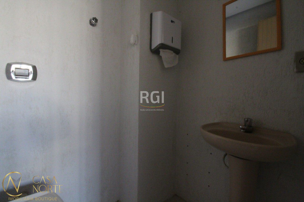 Sala Comercial à venda com 1 quarto, 38m², Avenida Benjamin Constant no bairro São João em Porto Alegre