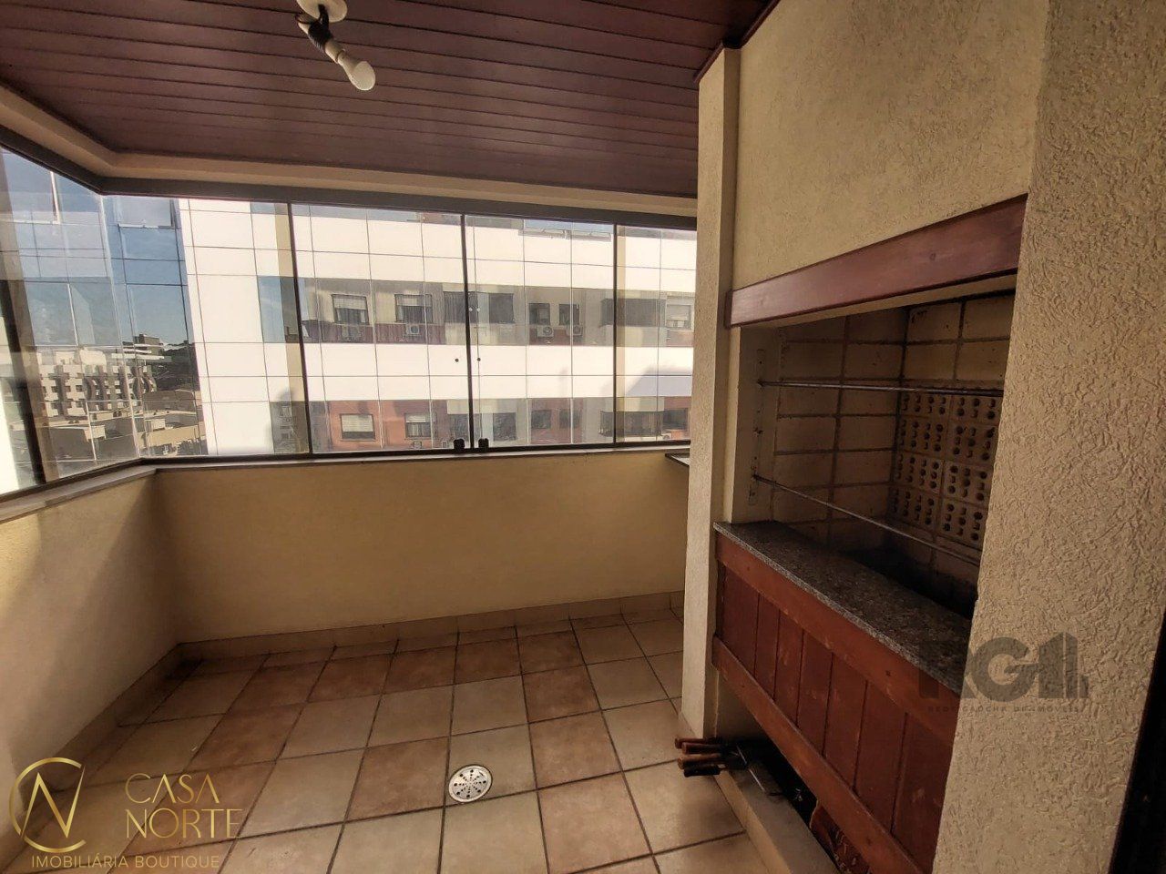 Apartamento à venda com 3 quartos, 84m², 1 suíte, 2 vagas, Rua Anita Garibaldi no bairro Mont Serrat em Porto Alegre