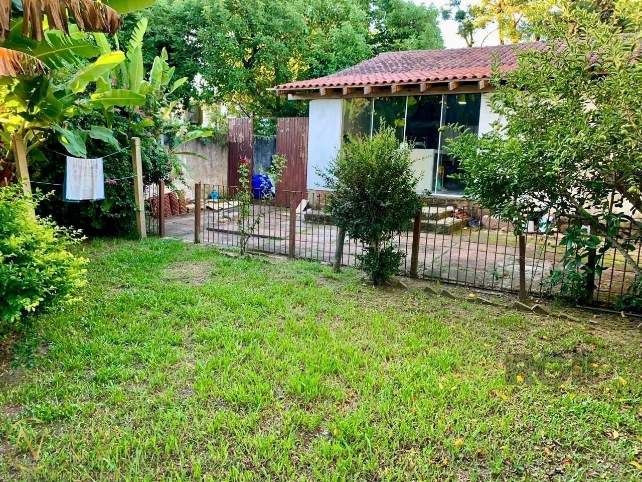 Terreno à venda  com 330m², Rua Doutora Noemi Valle Rocha no bairro Serraria em Porto Alegre