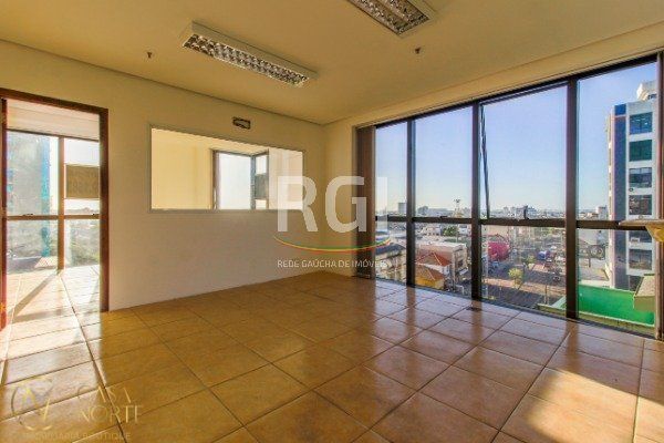 Sala Comercial à venda , 50m², 1 vaga, Avenida Benjamin Constant no bairro São João em Porto Alegre