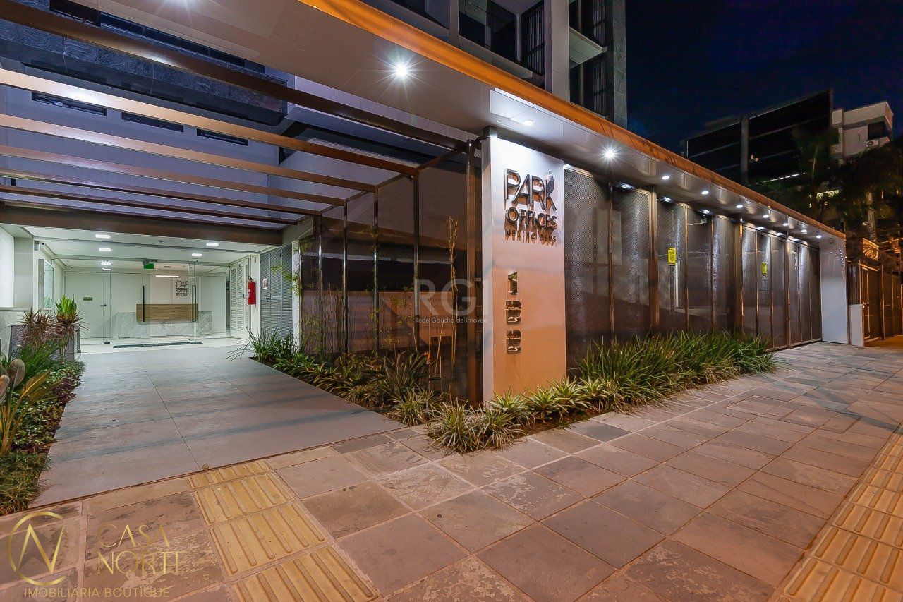 Sala Comercial à venda , 44m², 1 vaga, Avenida Padre Cacique no bairro Menino Deus em Porto Alegre