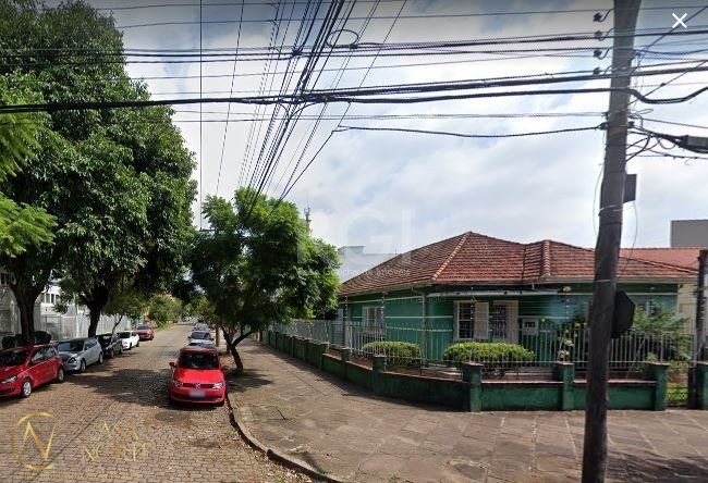 Casa à venda com 3 quartos, 200m², 6 vagas, Avenida Amazonas no bairro São Geraldo em Porto Alegre