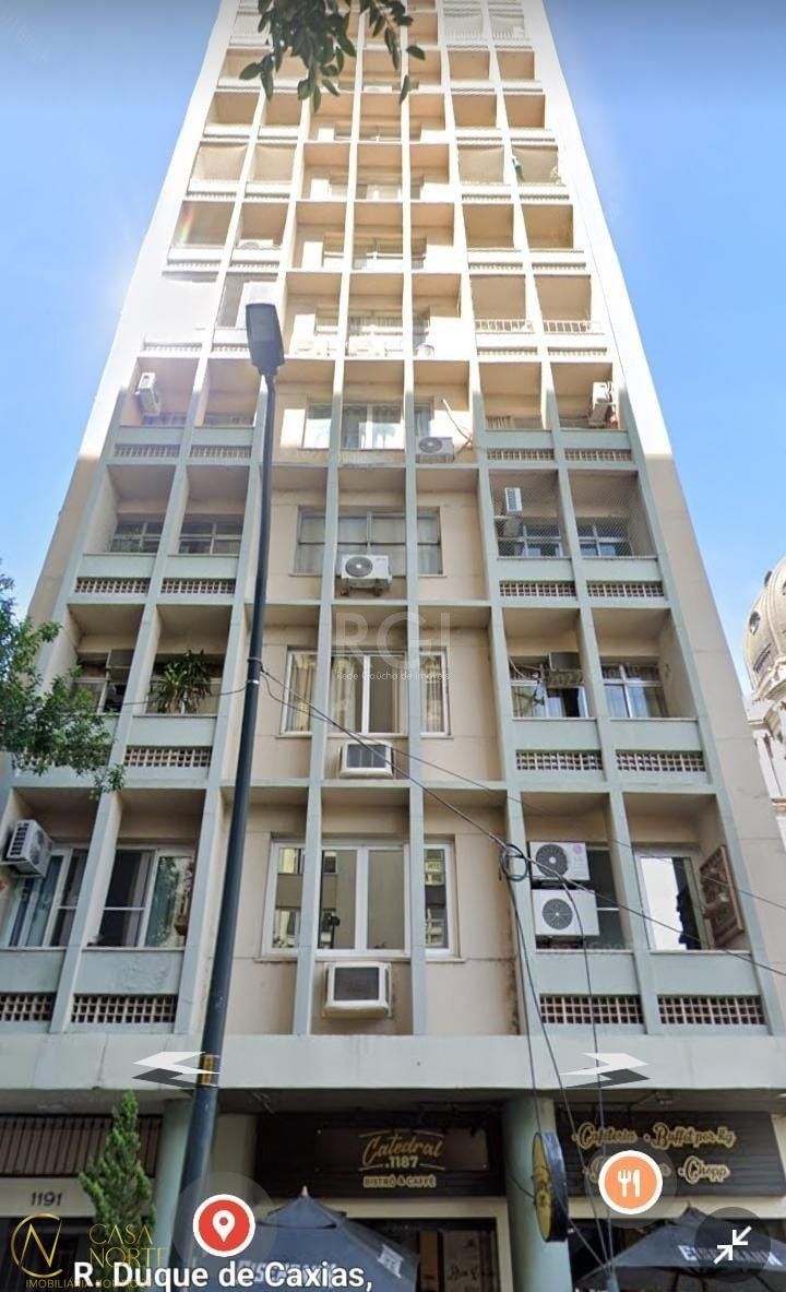 Apartamento à venda com 2 quartos, 75m², Rua Duque de Caxias no bairro Centro Histórico em Porto Alegre
