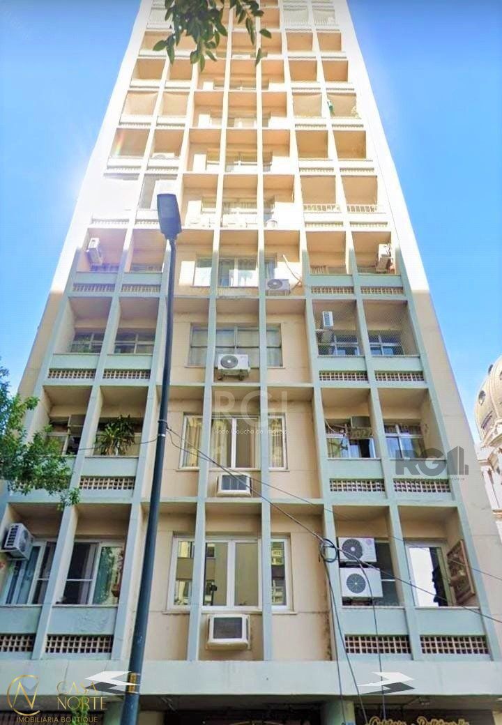 Apartamento à venda com 2 quartos, 75m², Rua Duque de Caxias no bairro Centro Histórico em Porto Alegre