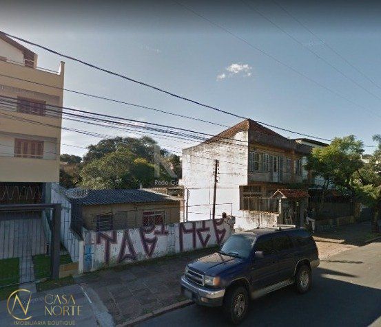 Terreno à venda  com 840m², Rua Oscar Schneider no bairro Medianeira em Porto Alegre