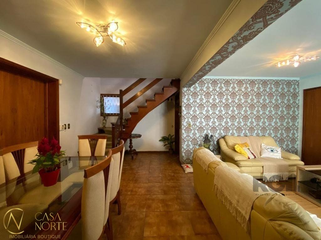 Casa à venda com 3 quartos, 263m², 1 suíte, 3 vagas, Rua Libano no bairro Higienópolis em Porto Alegre