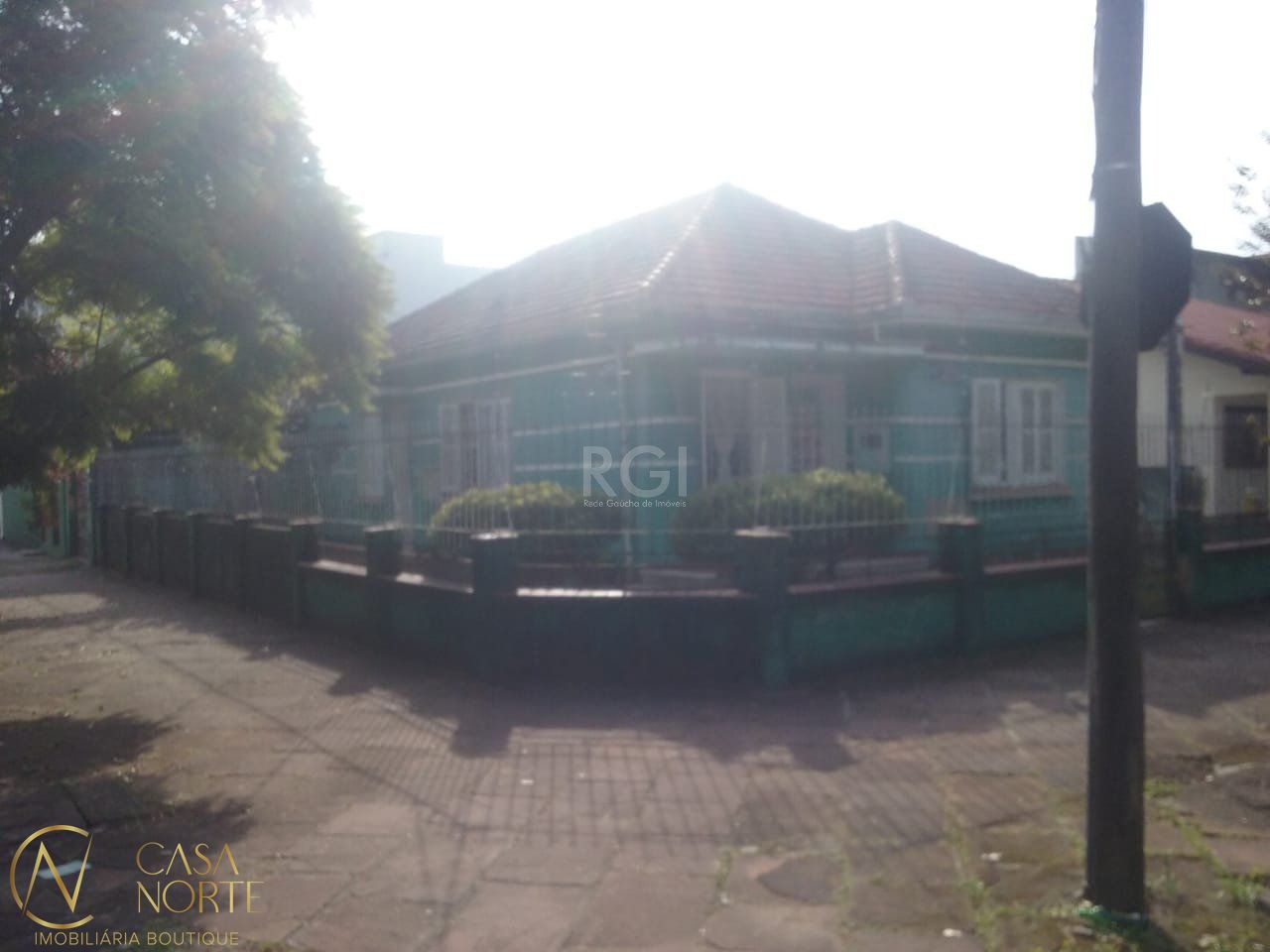 Casa à venda com 3 quartos, 200m², 6 vagas, Avenida Amazonas no bairro São Geraldo em Porto Alegre