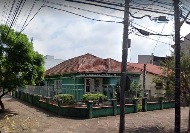 Casa à venda com 3 quartos, 200m², 6 vagas, Avenida Amazonas no bairro São Geraldo em Porto Alegre