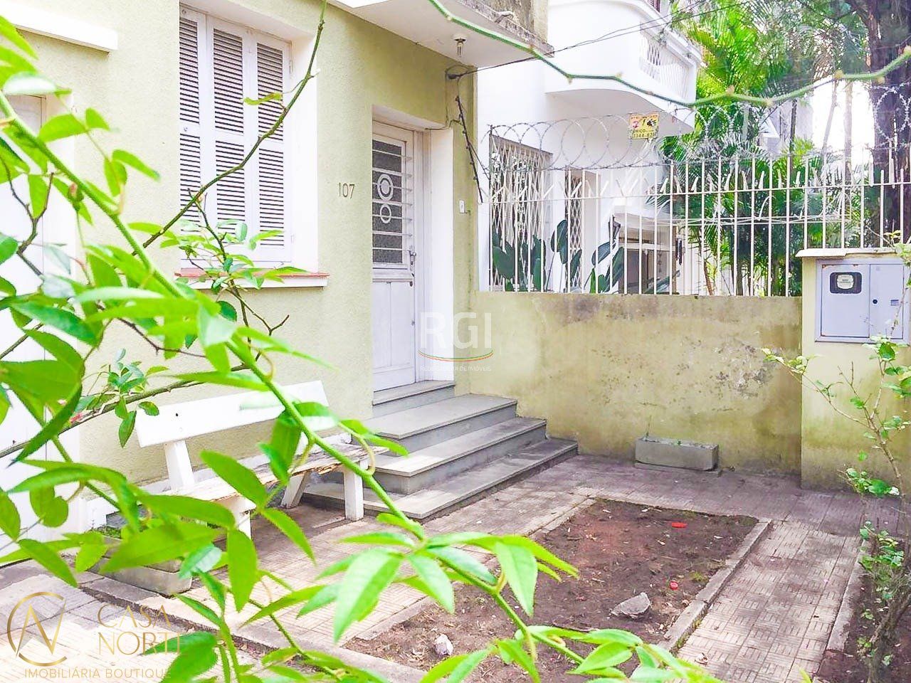 Casa à venda com 3 quartos, 90m², 2 vagas, Rua Zamenhoff no bairro São João em Porto Alegre