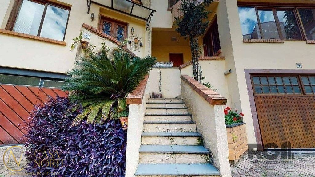 Casa de Condomínio à venda com 3 quartos, 222m², 2 suítes, 2 vagas, Rua Tomaz Gonzaga no bairro Boa Vista em Porto Alegre