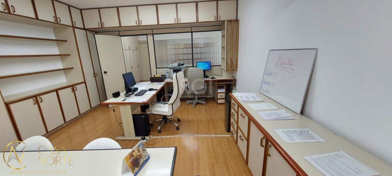 Sala Comercial à venda , 75m², Avenida Benjamin Constant no bairro São João em Porto Alegre