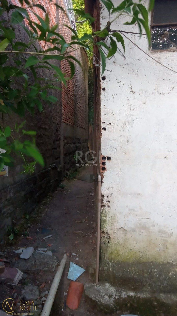 Terreno à venda  com 400m², Avenida Professor Oscar Pereira no bairro Cascata em Porto Alegre