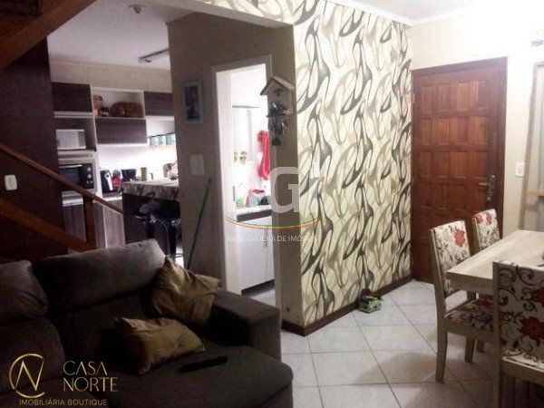 Sobrado à venda com 2 quartos, 80m², 1 vaga, Rua Geraldo Tollens Linck no bairro Hípica em Porto Alegre
