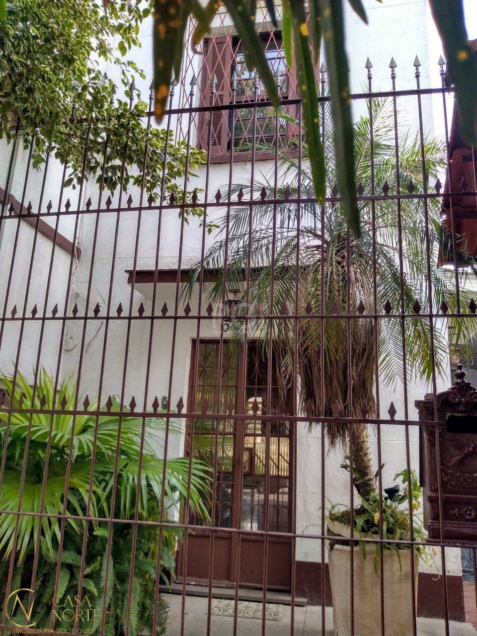 Casa à venda com 3 quartos, 400m², 2 suítes, 2 vagas, Rua Almirante Barroso no bairro Floresta em Porto Alegre