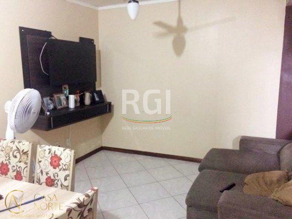 Sobrado à venda com 2 quartos, 80m², 1 vaga, Rua Geraldo Tollens Linck no bairro Hípica em Porto Alegre