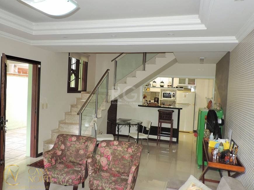 Casa à venda com 3 quartos, 229m², 1 suíte, 1 vaga, Avenida Polonia no bairro São Geraldo em Porto Alegre