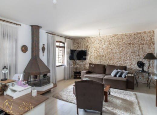 Casa à venda com 4 quartos, 287m², 2 suítes, Rua General Couto de Magalhaes no bairro São João em Porto Alegre
