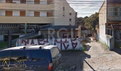 Terreno à venda  com 840m², Rua Oscar Schneider no bairro Medianeira em Porto Alegre