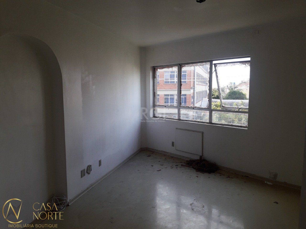 Sala Comercial à venda , 28m², Rua Tupi no bairro Passo da Areia em Porto Alegre