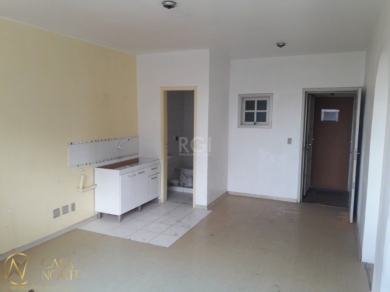 Sala Comercial à venda , 28m², Rua Tupi no bairro Passo da Areia em Porto Alegre