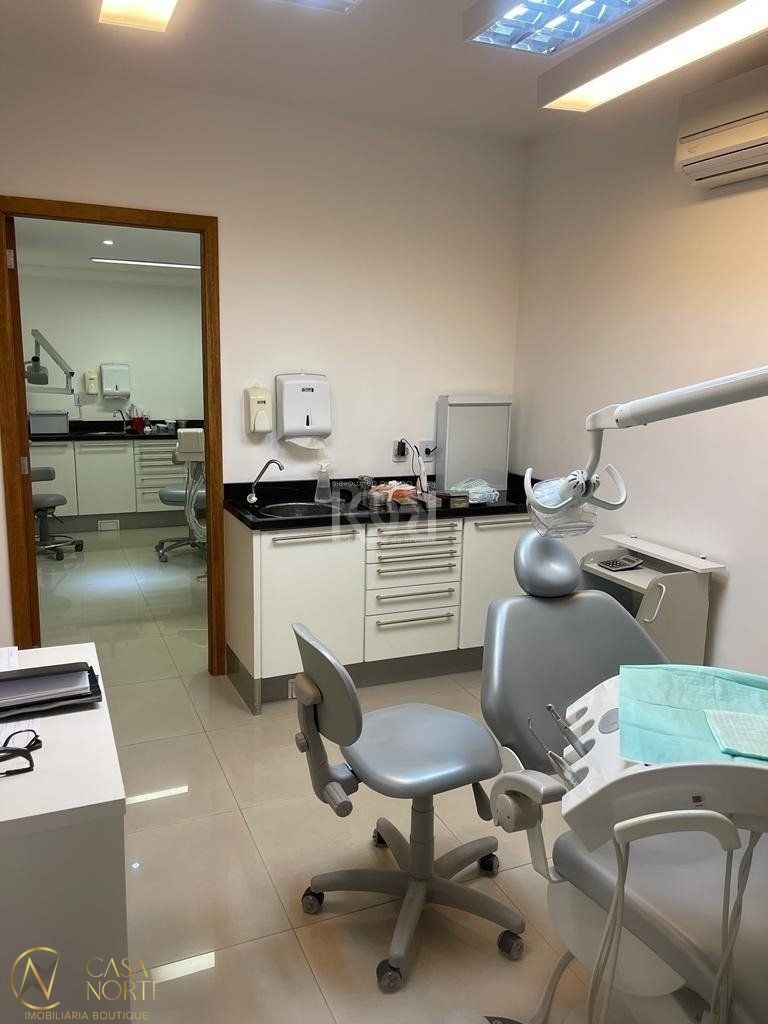Sala Comercial à venda , 66m², Avenida Alberto Bins no bairro Floresta em Porto Alegre
