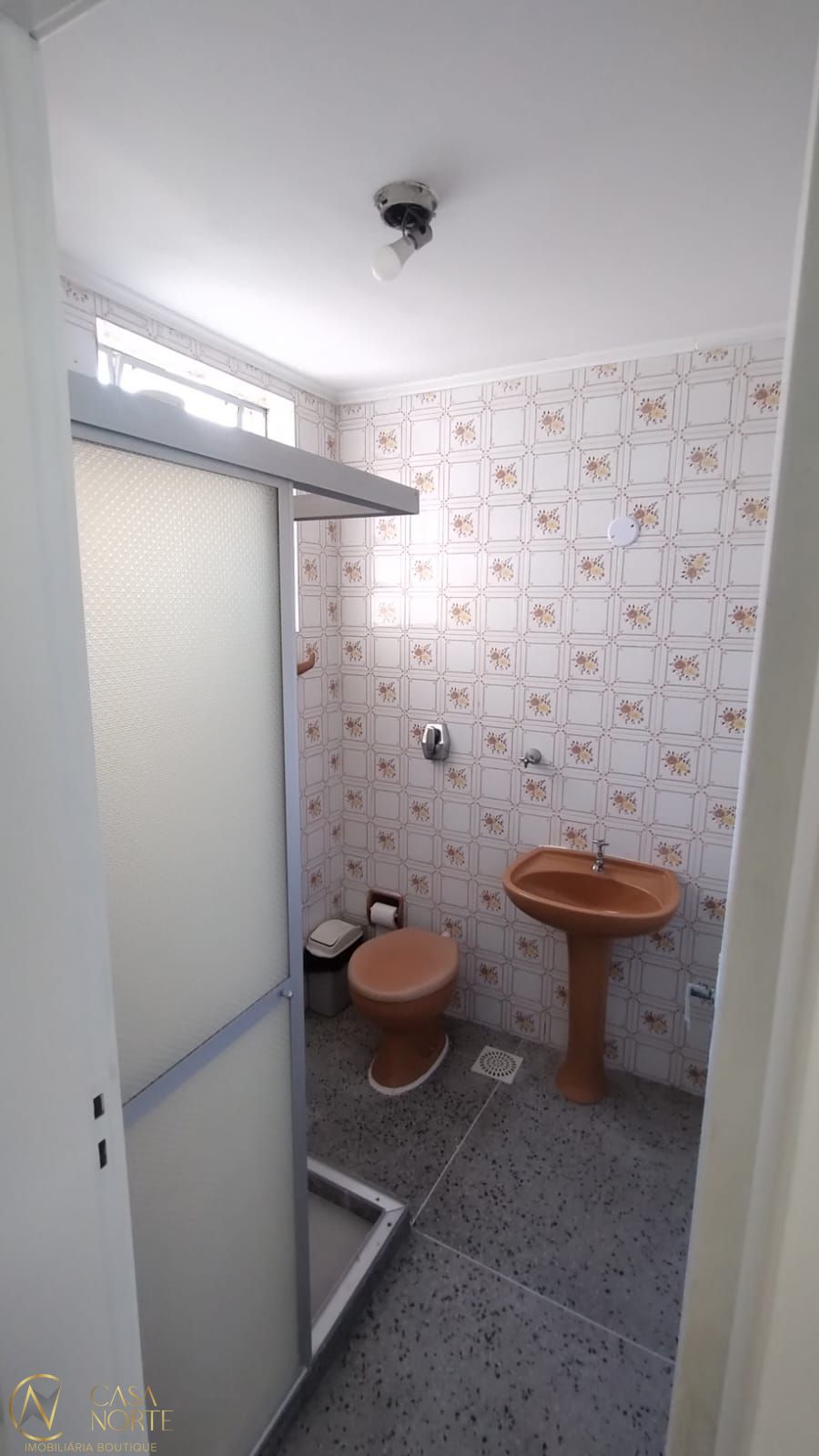 Apartamento à venda , 28m², 1 vaga, Rua Portugal no bairro São João em Porto Alegre