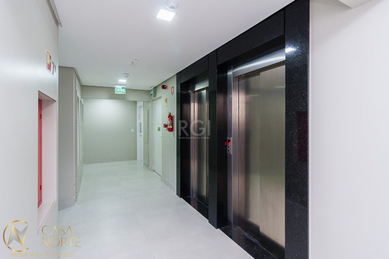 Sala Comercial à venda , 44m², 1 vaga, Avenida Padre Cacique no bairro Menino Deus em Porto Alegre