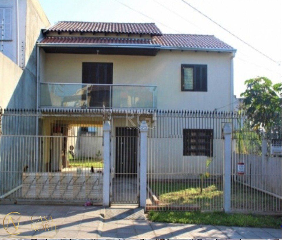 Casa à venda com 3 quartos, 147m², 2 vagas, Avenida Doutor Petronio Portella no bairro Parque Santa Fé em Porto Alegre