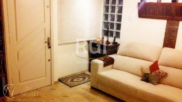 Prédio Comercial à venda com 3 quartos, 108m², 1 suíte, 10 vagas, Rua Tobias Barreto no bairro Partenon em Porto Alegre