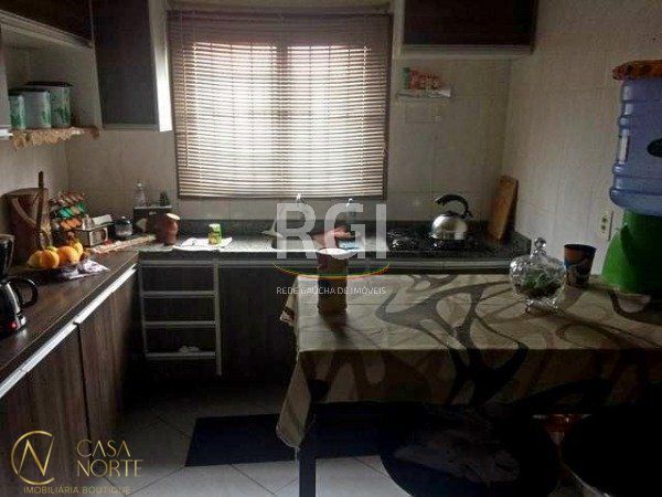 Sobrado à venda com 2 quartos, 80m², 1 vaga, Rua Geraldo Tollens Linck no bairro Hípica em Porto Alegre