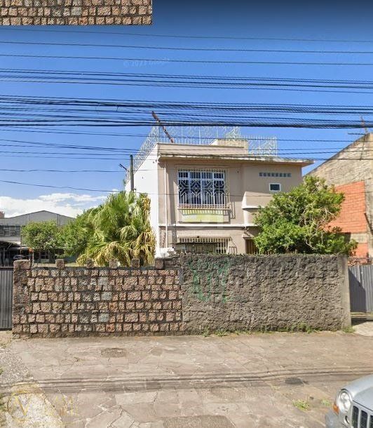Casa à venda com 3 quartos, 200m², 2 suítes, 3 vagas, Avenida Berlim no bairro São Geraldo em Porto Alegre