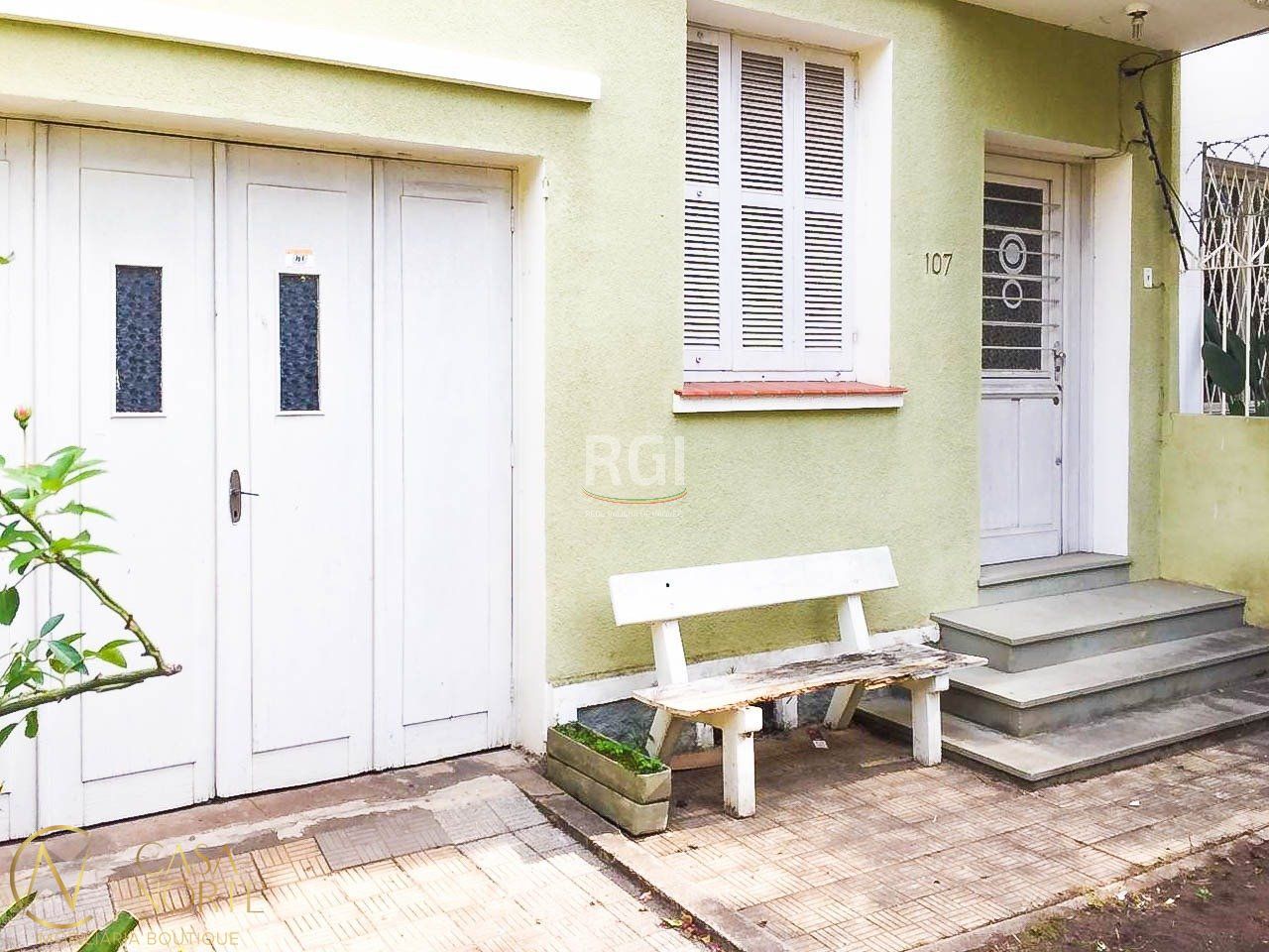 Casa à venda com 3 quartos, 90m², 2 vagas, Rua Zamenhoff no bairro São João em Porto Alegre