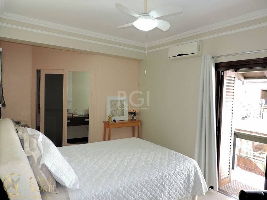 Casa à venda com 3 quartos, 229m², 1 suíte, 1 vaga, Avenida Polonia no bairro São Geraldo em Porto Alegre