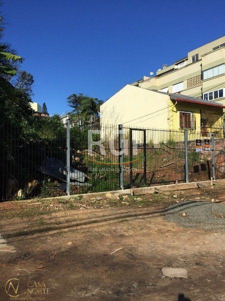 Terreno à venda  com 611m², Avenida Saturnino de Brito no bairro Vila Jardim em Porto Alegre