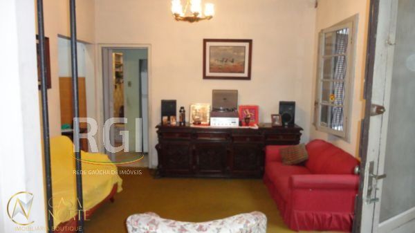 Casa à venda com 3 quartos, 200m², 2 vagas, Dezesseis de Julho no bairro São João em Porto Alegre
