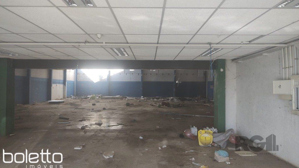 Loja / Salão / Ponto Comercial de 2 quartos, 700m² no bairro Olaria, em Canoas | Eu Corretor