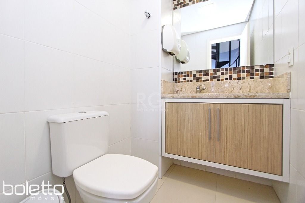 Sala Comercial de 131m² no bairro Petrópolis, em Porto Alegre | Eu Corretor
