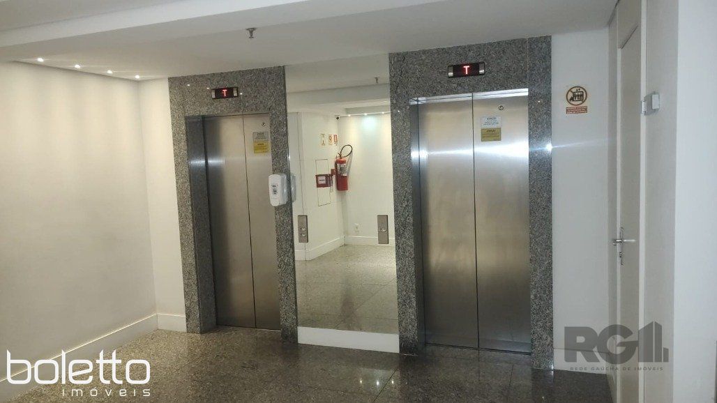 Sala Comercial de 2 quartos, 140m² no bairro Floresta, em Porto Alegre | Eu Corretor