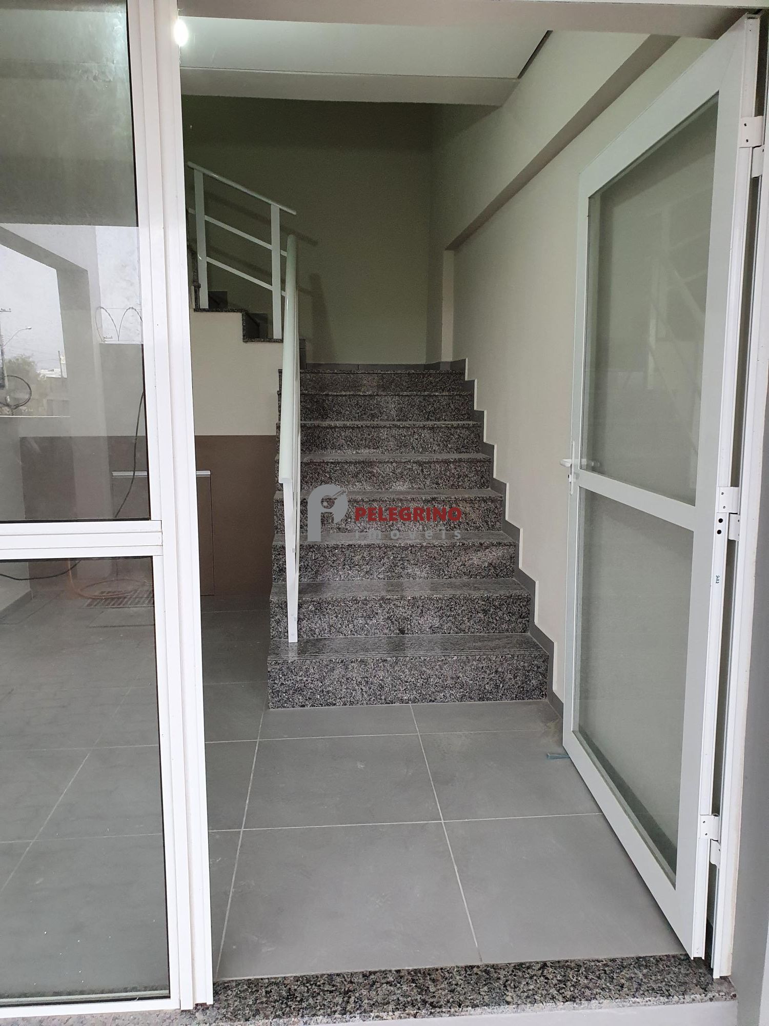 Pelegrino imóveis aluga apartamento no pontal em tapes