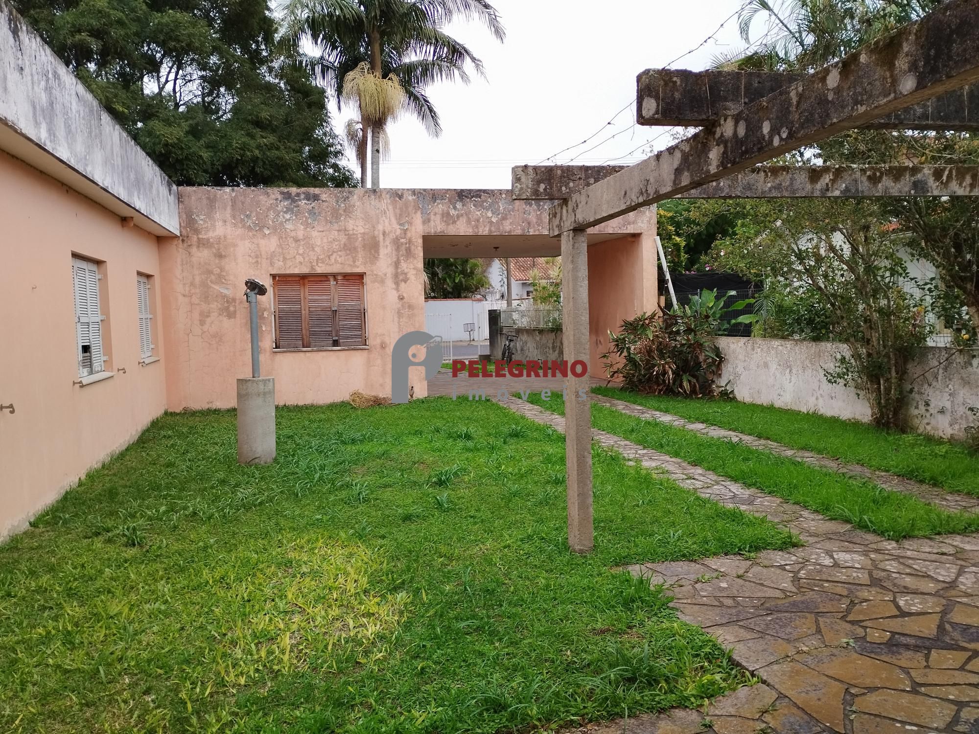 Pelegrino Imóveis vende casa no Centro