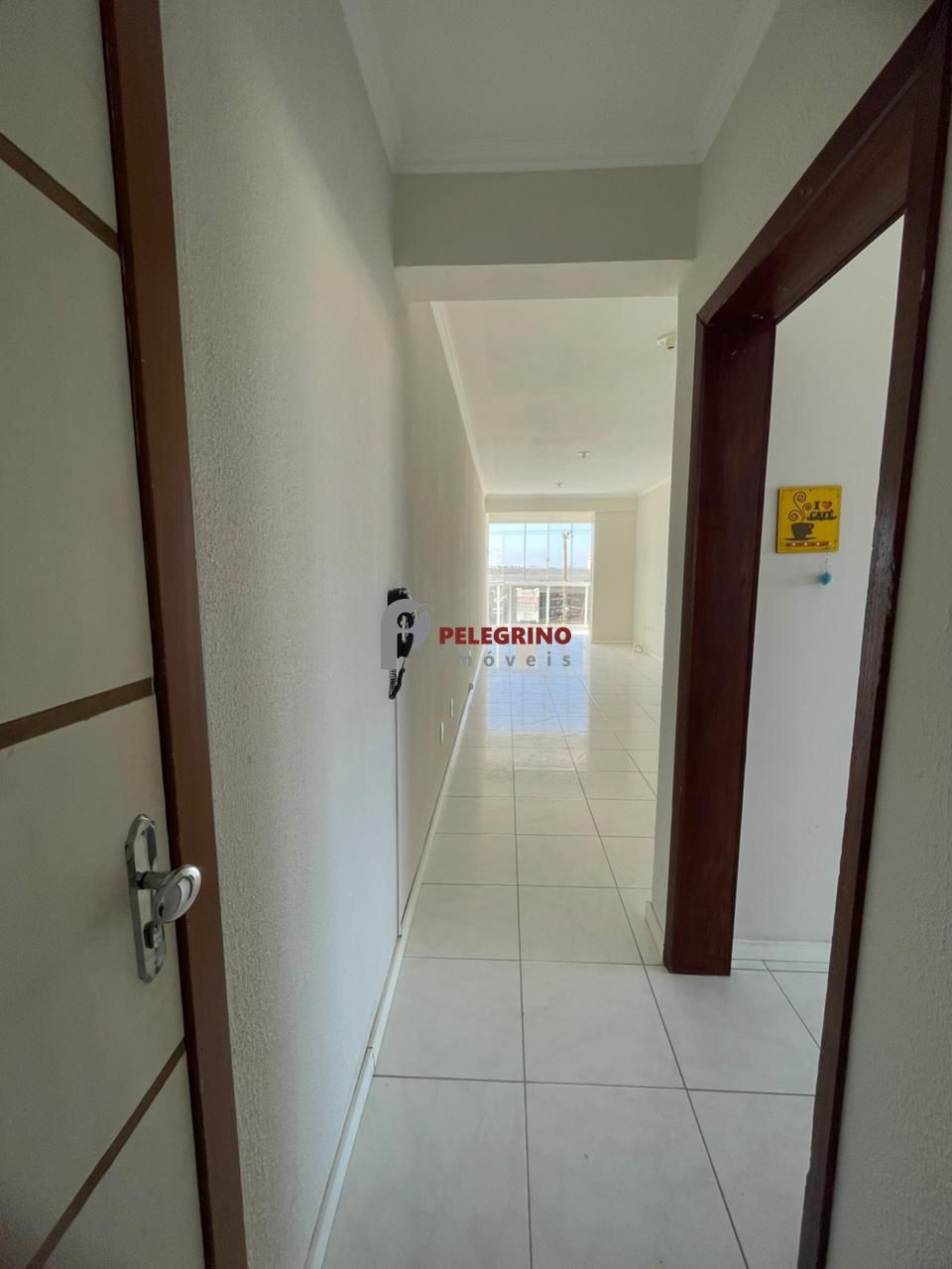 Pelegrino imóveis aluga ótimo apartamento no centro