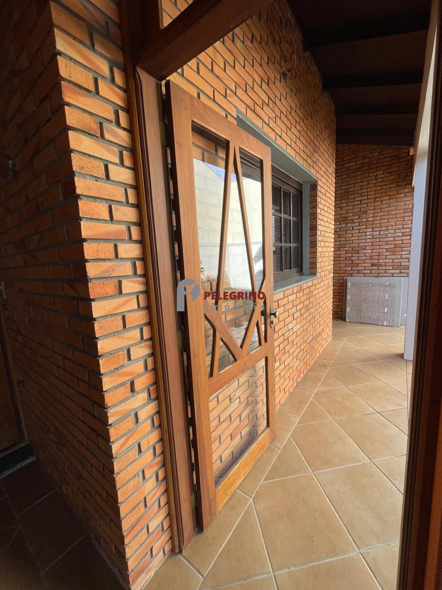 Pelegrino Imóveis vende casa no centro em Tapes