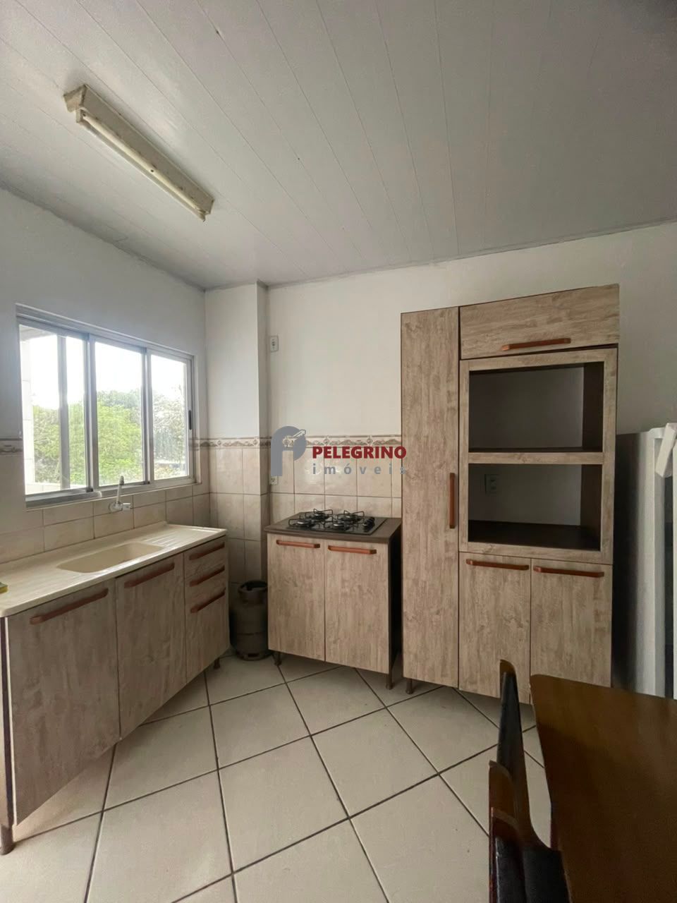 Pelegrino Imóveis aluga apartamento no Centro de Tapes