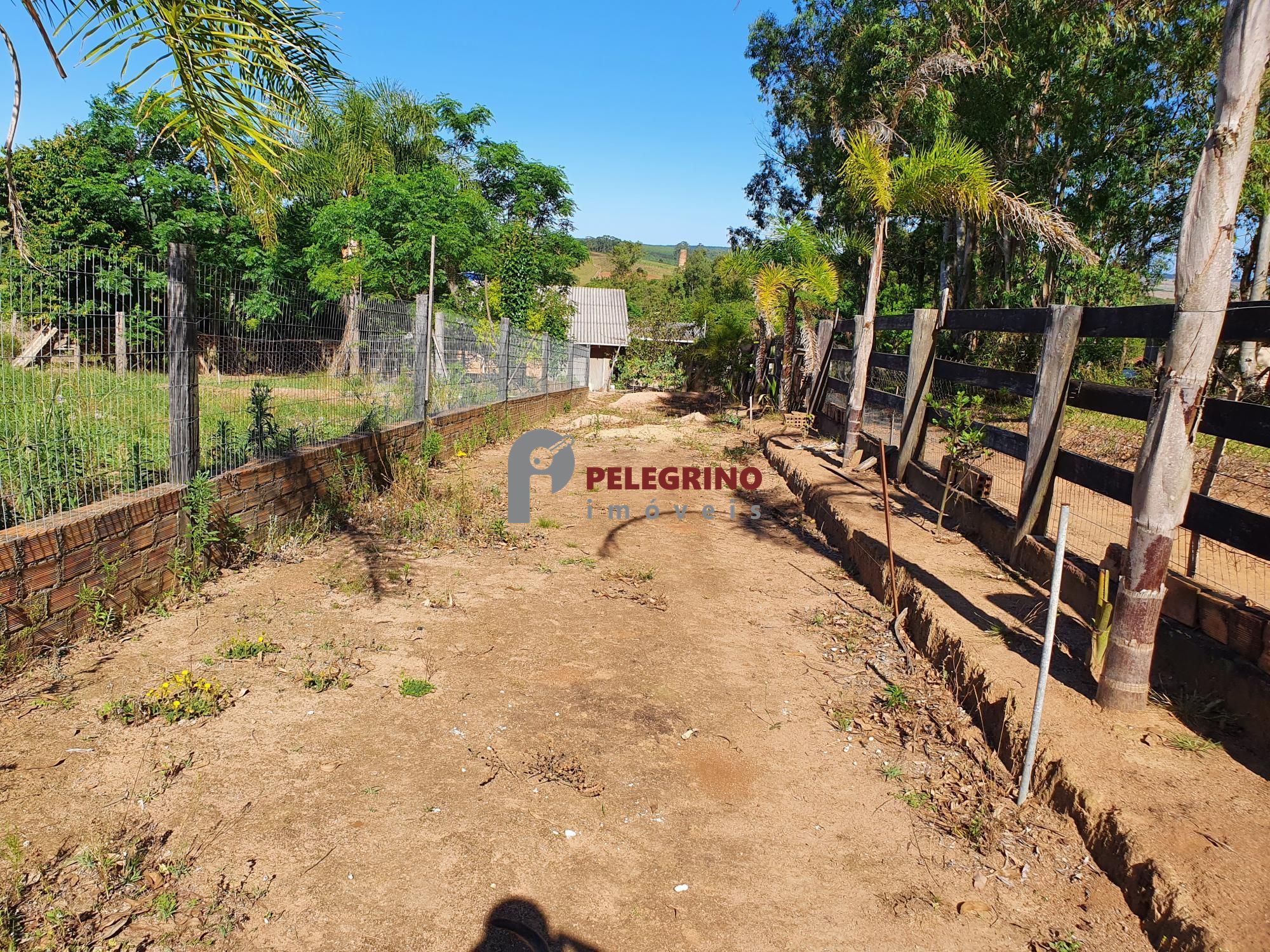 Pelegrino Imóveis vende chácara da chaminé