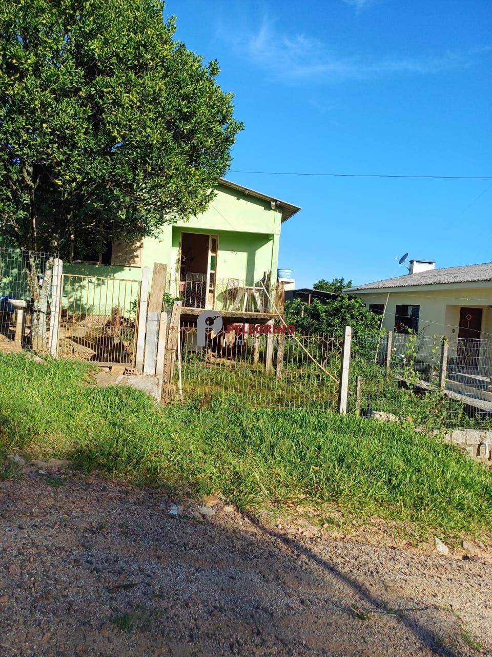 Pelegrino imóveis vende casa na esquina de tapes