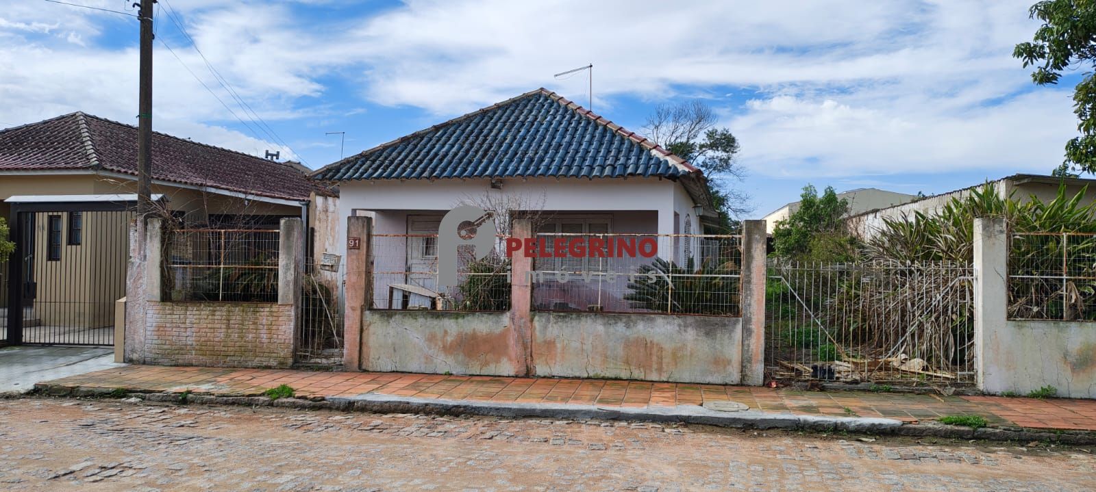 Pelegrino imóveis vende lote no centro em tapes - foto 1